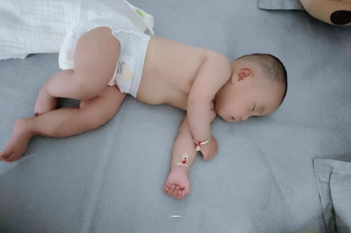 拉萨怀孕多久肚子会胀气